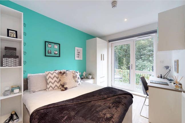  Double Room with ensuite at Stepney Yard Main Photo