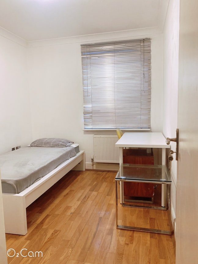 Double Room to to rent in Golders Green  Road Main Photo