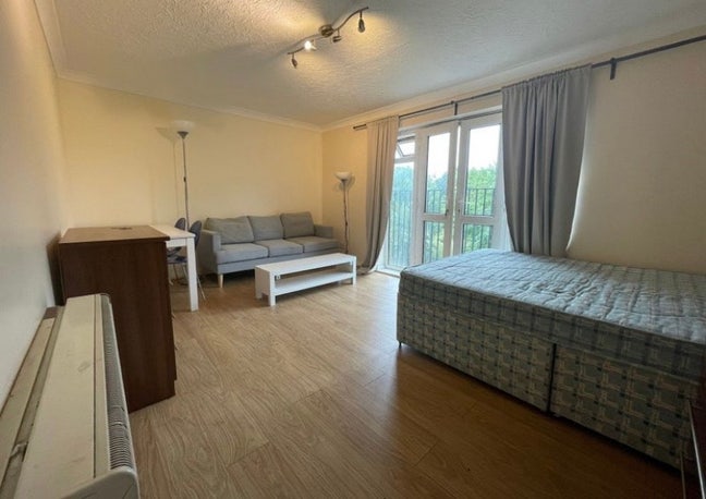 Kingsize room near Burgess Park (SE5) Main Photo