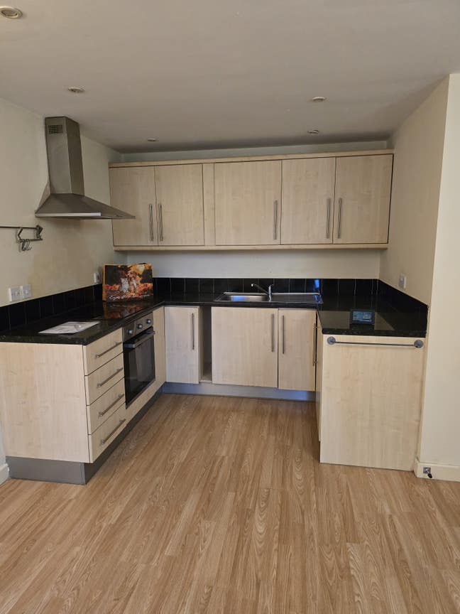 City centre apartment 2nd floor  Main Photo
