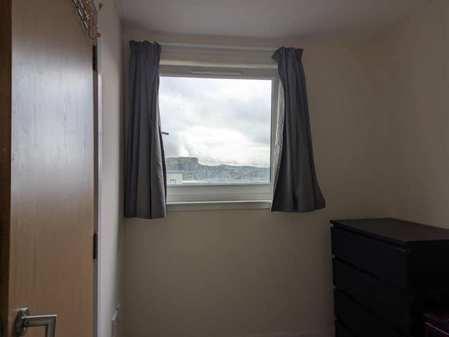 Nice Compact Room to Let – Edinburgh City Main Photo