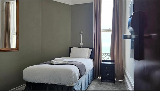 Cheap rooms  Main Photo