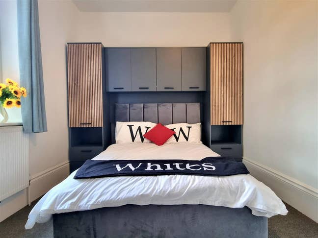 Luxury Double Room Available in Town Main Photo