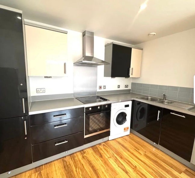 2-Bedroom Flat in Birmingham City Center  Main Photo