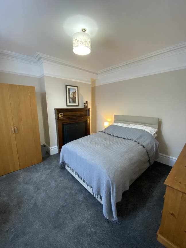 Spacious double room - Whitecross  Main Photo