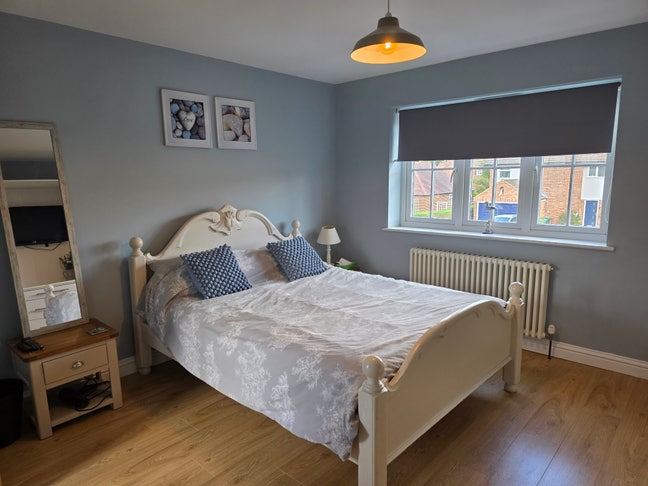Large Double Bedroom with Ensuite Main Photo
