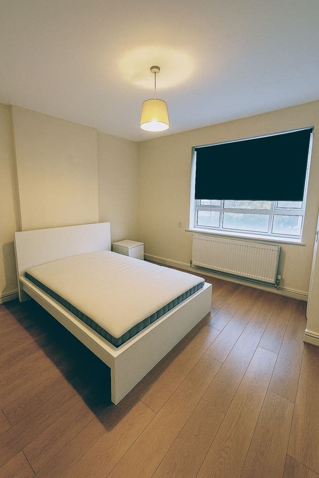 Bright Double Room – W12 (White City Estate) Main Photo