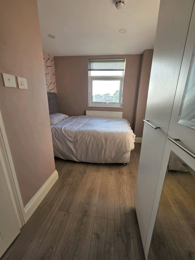 Single room for rent  Main Photo