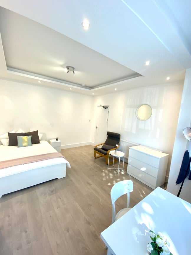 🛁En Suite Double Room in N22⭐️ Main Photo