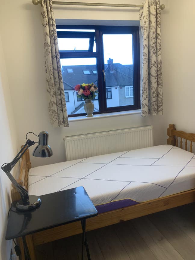 Single Room Main Photo
