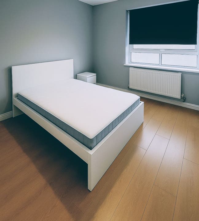 Bright Double Room – W12 (White City Estate) Main Photo