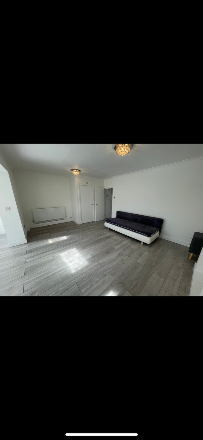 Twin double room with toilet and wash basin  Main Photo