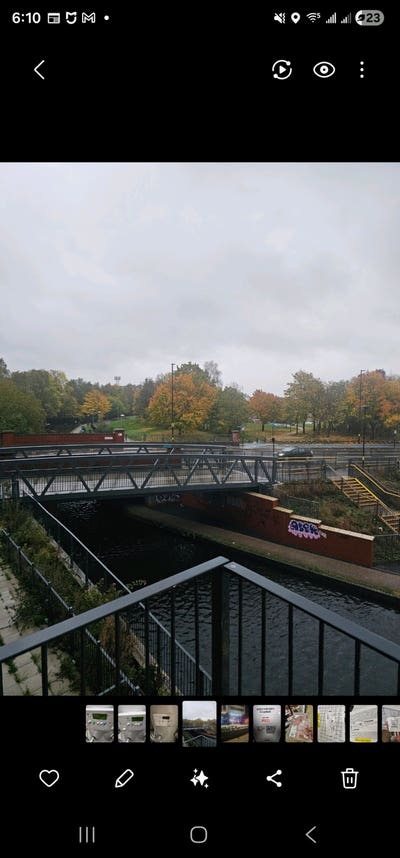 1 room with attached washroom available  Main Photo