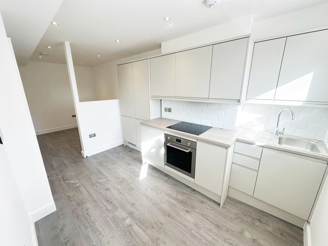 An amazing studio flat in E15 Main Photo