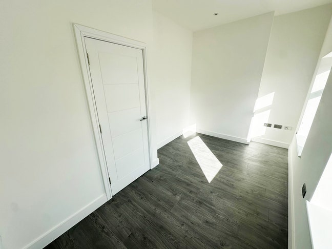 A stunning 2 bedroom flat in Maryland, E15 Main Photo