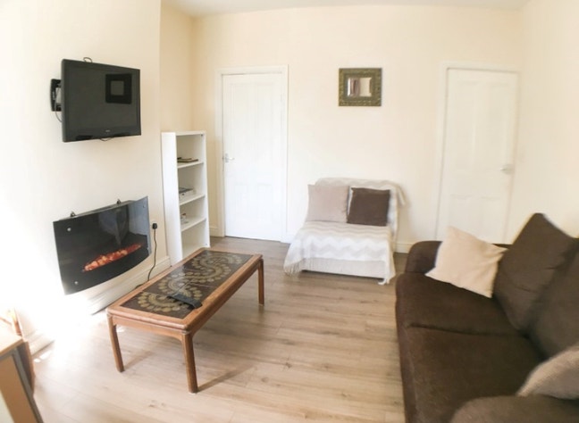 Looking for housemates for 2026/27 in Crookes Main Photo