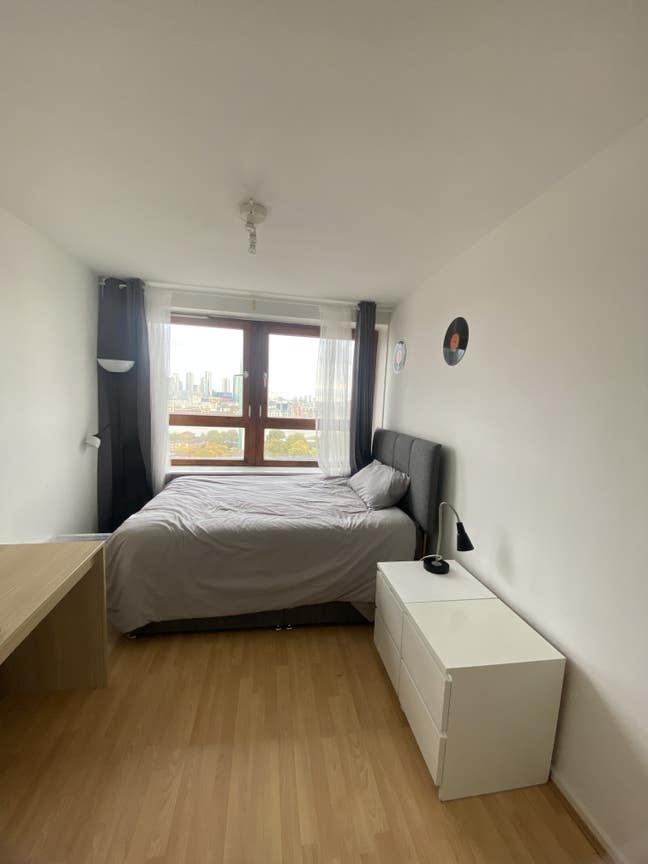 Double room for a woman in a two-bedroom flat :) Main Photo
