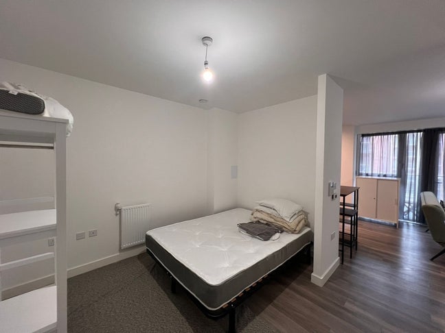 Newly built and furnished studio to rent Main Photo