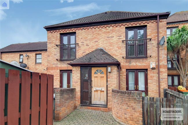 2 Bed Property let in Evelyn Denington Road, E6 Main Photo