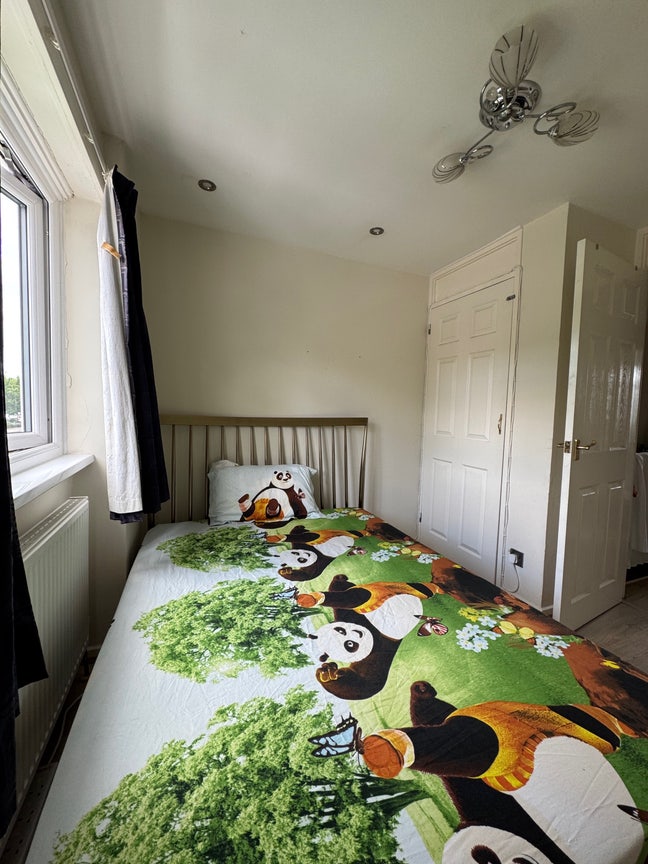 Double room near train station  Main Photo