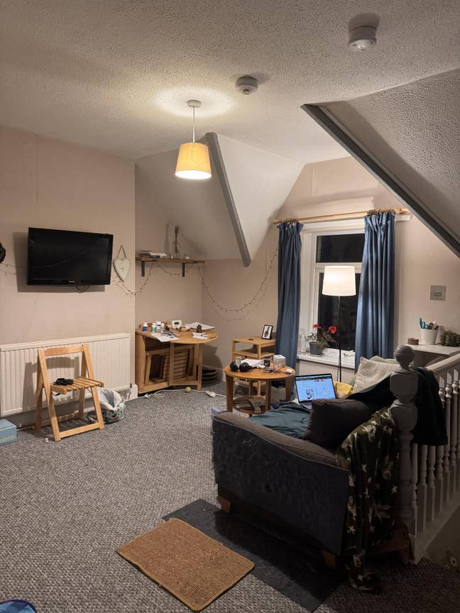 Room in a Flat Main Photo