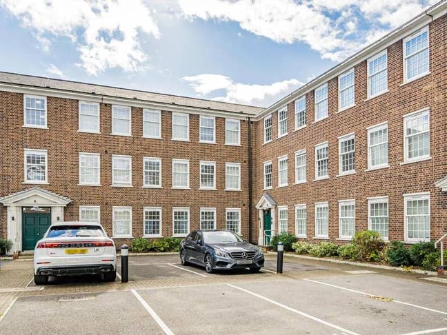 🏡 Double Room in Enfield Town  Main Photo