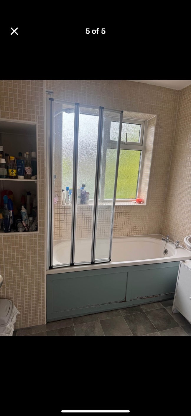 A furnished double bedroom  Main Photo