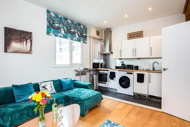 M1 | City Cen, Couples, flexible term | Ref 2-40D Main Photo