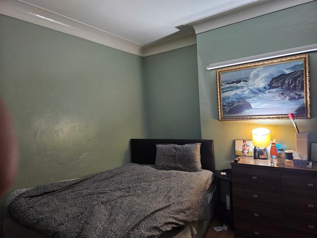 Women room available between 30 to 50yr age. Main Photo