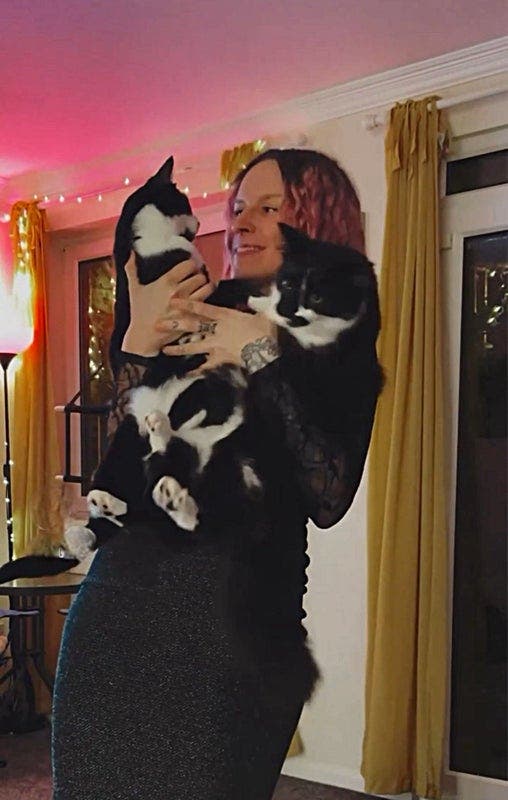 Looking for a buddy  Main Photo