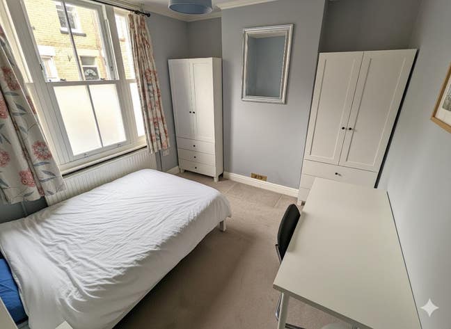 Double in Professionals House Share off Mill Road  Main Photo