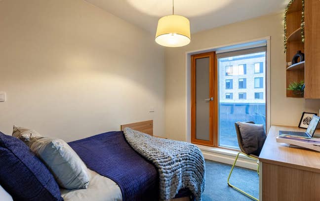 Double Bed En-suite with shared kitchen  Main Photo