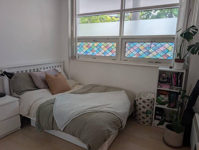 Bright two bedroom flat near Kew Bridge Main Photo