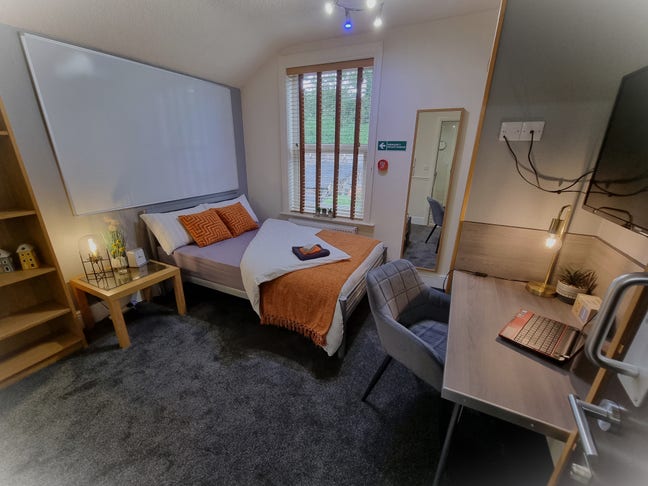 Avail June / July 2026  Bills Inc Studio Lincoln Main Photo