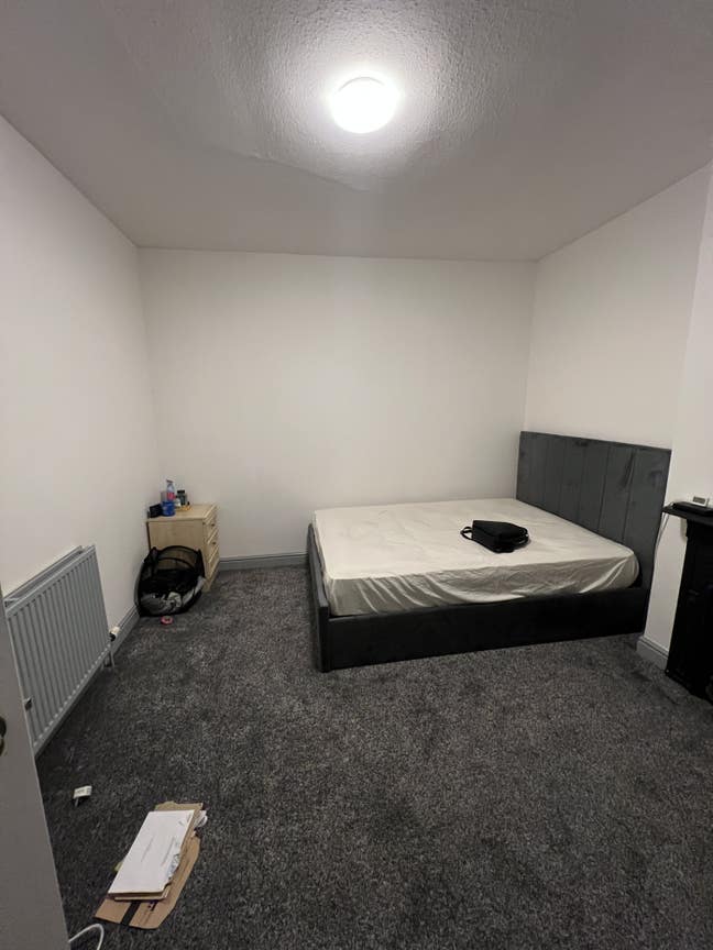 One double room available for girls or couples  Main Photo