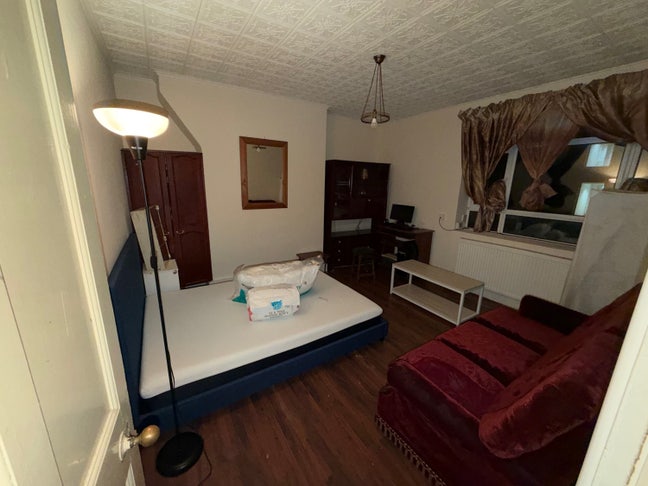    1   room   £650 pcm   White   City Whatsapp  Main Photo