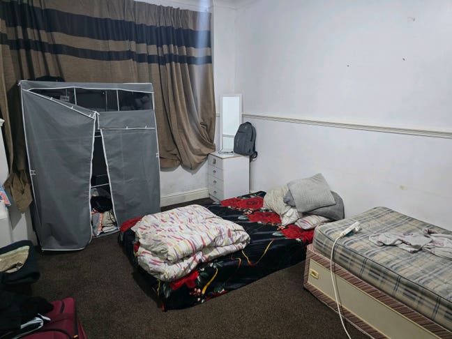 1 room available in sharing Main Photo