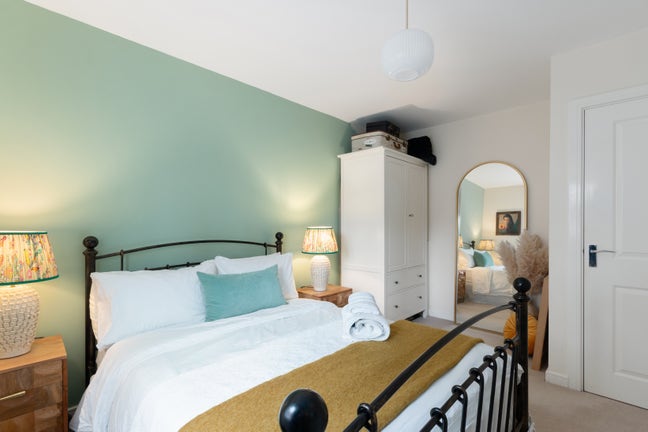 Beautiful and cosy large double room  Main Photo