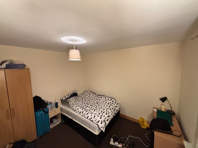 2 Rooms are available  Main Photo