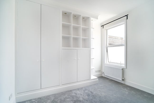 Spacious room available in Fulham flat share Main Photo