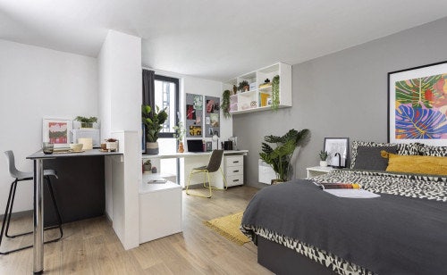 Parkway Gate studio sublet  Main Photo
