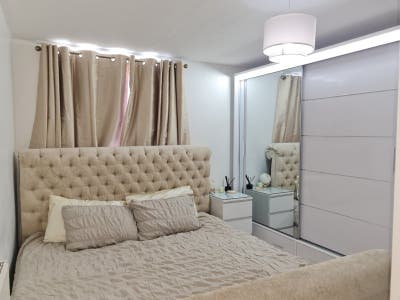 I king size bed available  Main Photo