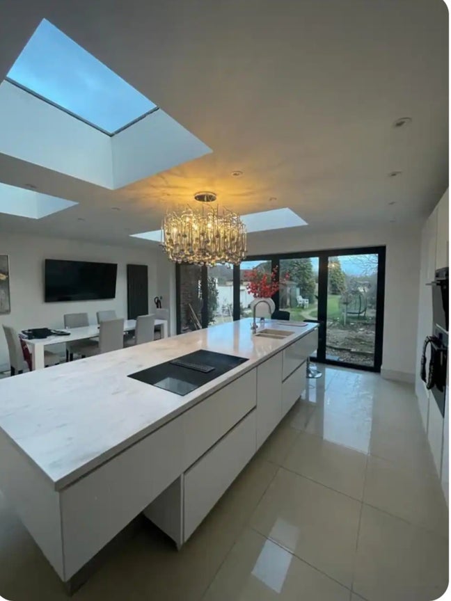 3 Double rooms in spacious modern home Main Photo