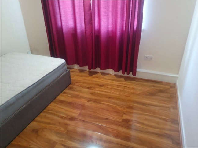 1 room available in Canning Town  Main Photo