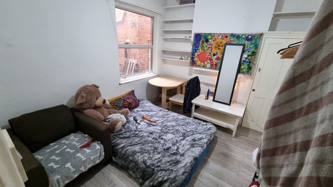 Double room - bright and quite Main Photo