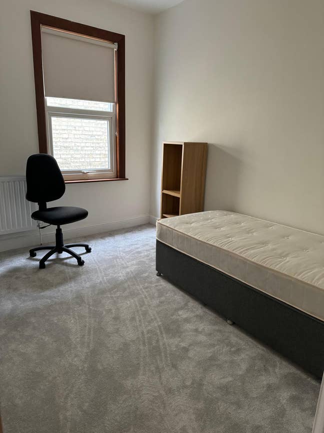 Clean Single Room  Main Photo