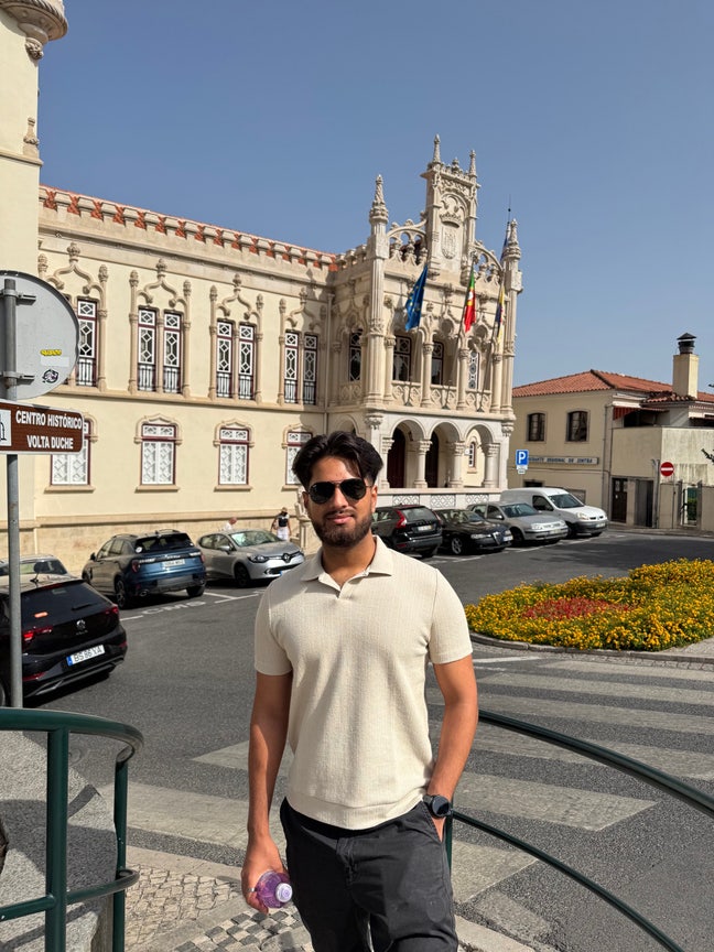 25M looking for a room / people to rent with Main Photo