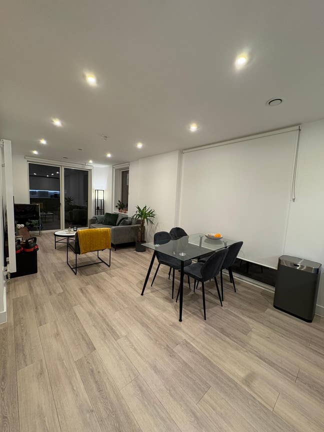 Double Room in New Build (next to Elizabeth Line) Main Photo