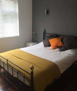 Double room - 10min walk to station Main Photo