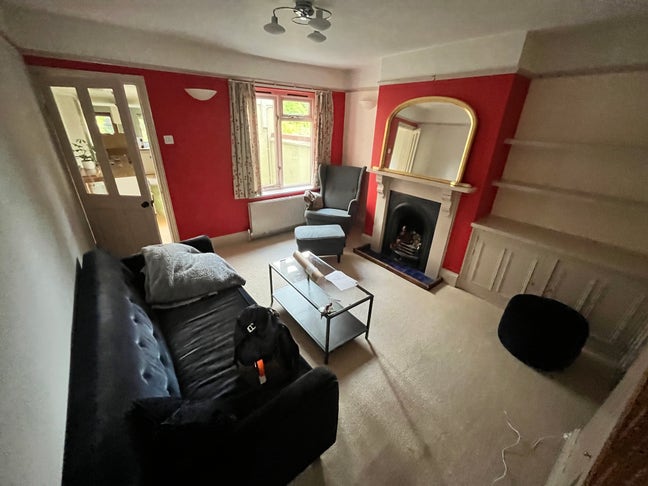 Stunning double room off Magdalen Road Main Photo